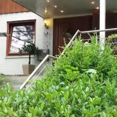 Bis 7 Peesonen Bei Hamburg